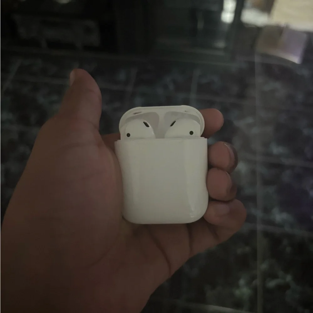 1st Generation Airpods